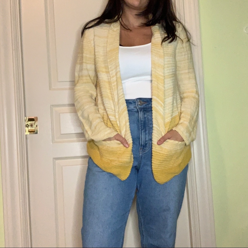 Gradient yellow sweater - Picture 2 of 2